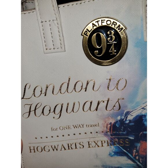 A Harry Potty Hogwarts Express Train Purse Crossbody Bag Collectible As-Is - Picture 3 of 10